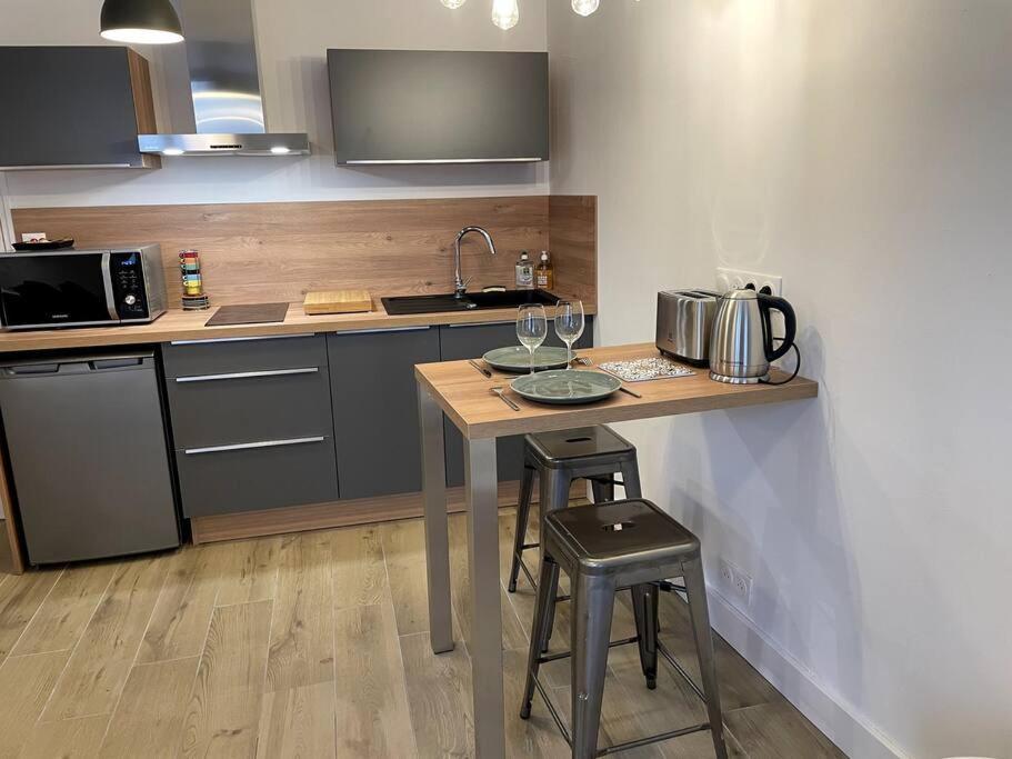 Alp Chartres - Cosy Studio Au Coeur De Chartres Avec Parking Екстериор снимка